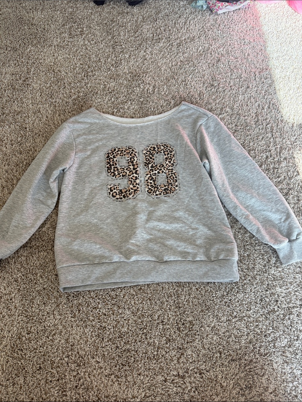 SHEIN Gray Off-Shoulder Sweatshirt with Leopard '98' Graphic